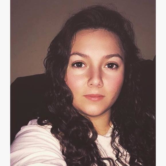 Meet your Posher, Cydney - Picture 1 of 1